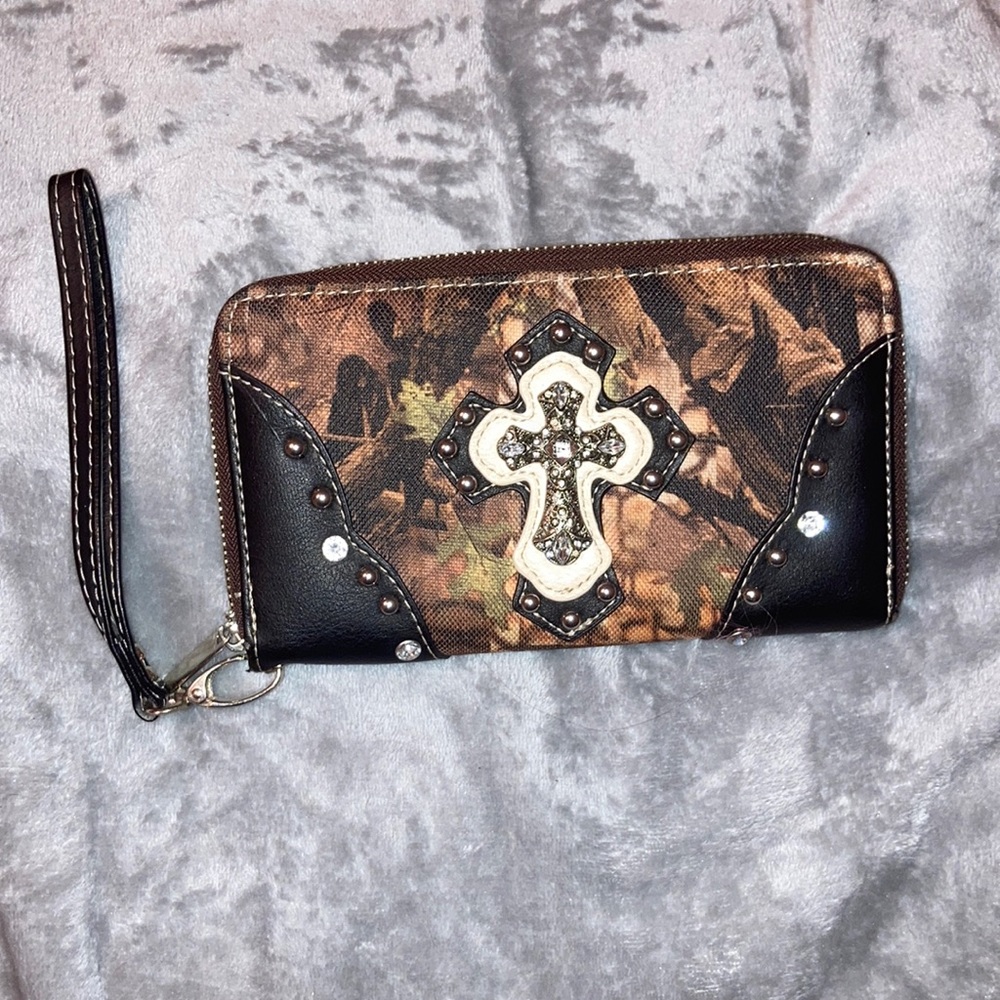Camo wallet with wrist strap